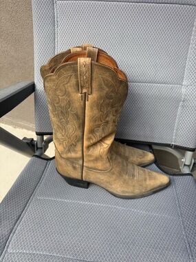 Ariat Women’s Size 11 Tan Distressed Leather Western Cowboy Boots Embroidered